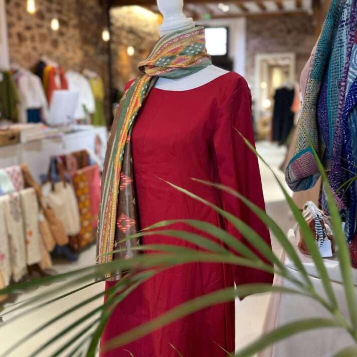 Vestido lycra cuello barco